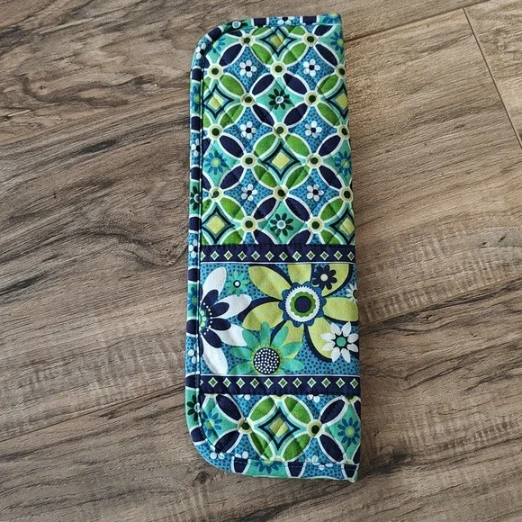 🎉HP🎉 EUC Vera Bradley Retired Pattern Daisy Daisy Straighten Up And Curl - Picture 2 of 3